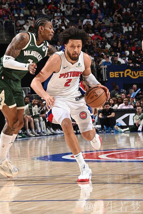 小波特狂砍32分 活塞主场击败雄鹿 小波特狂砍32分 活塞主场击败雄鹿
